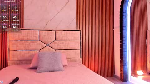 Miah  Sens online show from 11-30-25, 03:43