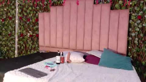 Mia online show from 01-17-26, 03:17