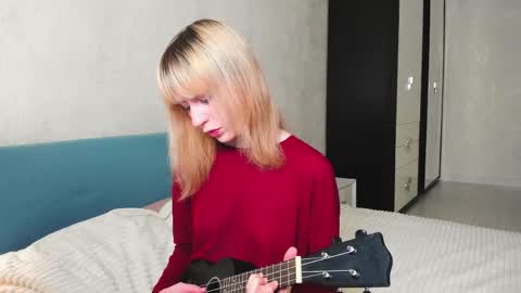miakimiko online show from 04-15-26, 08:54