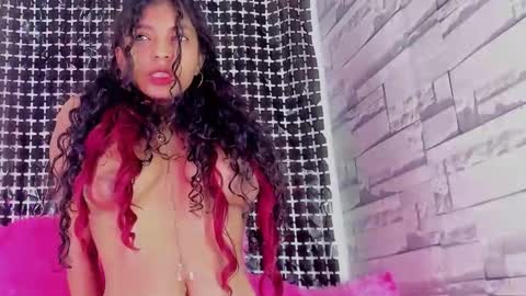 miakirshner_ online show from 02-25-25, 12:36