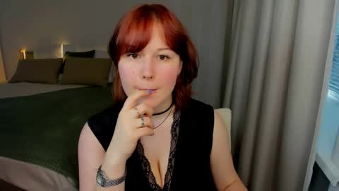 Snapshot of mialacrice chatting on 05-29-26, 11:19 mialacrice online show from 05-29-26, 11:19