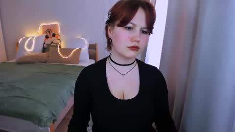 Snapshot of mialacrice chatting on 06-27-26, 11:37 mialacrice online show from 06-27-26, 11:37