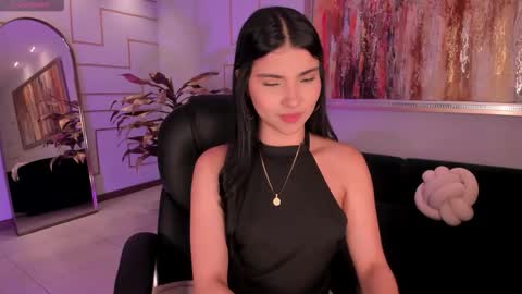 Call me Mia  online show from 12-19-25, 07:43