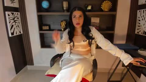 Mia 3 online show from 01-16-26, 11:47