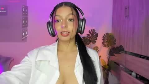 Snapshot of mialove_sweet chatting on 07-30-26, 12:53 Mia Fernandez online show from 07-30-26, 12:53