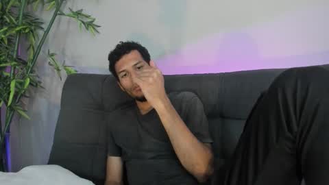 Mia online show from 10-26-25, 08:04