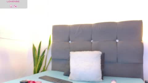 Snapshot of miamackleyn_ chatting on 05-05-26, 01:41 MIA online show from 05-05-26, 01:41