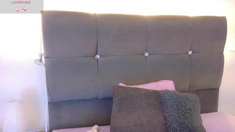 Snapshot of miamackleyn_ chatting on 05-26-26, 12:45 MIA online show from 05-26-26, 12:45