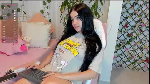 Snapshot of miamaiha chatting on 12-19-24, 10:10 mia 600am-1000am Colombia time online show from 12-19-24, 10:10