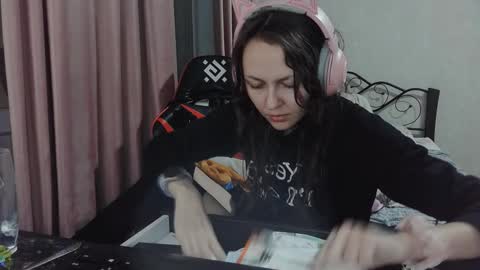 Snapshot of miameowkiss chatting on 01-08-26, 05:37 Mia online show from 01-08-26, 05:37