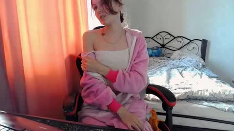 Snapshot of miameowkiss chatting on 03-24-26, 10:42 Mia online show from 03-24-26, 10:42