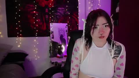 Lili online show from 04-21-26, 02:51