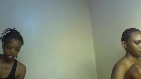 Snapshot of miami_muffin chatting on 11-19-25, 09:59 Muffin online show from 11-19-25, 09:59