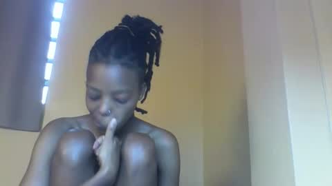 Snapshot of miami_muffin chatting on 11-25-25, 12:27 Muffin online show from 11-25-25, 12:27