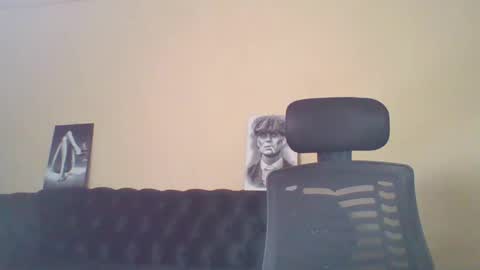 Muffin online show from 04-19-26, 01:27