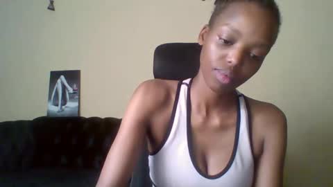 Snapshot of miami_muffin chatting on 04-29-26, 11:33 Muffin online show from 04-29-26, 11:33