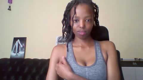 Snapshot of miami_muffin chatting on 05-10-26, 09:03 Muffin online show from 05-10-26, 09:03