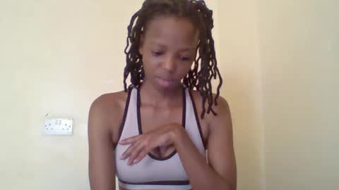 Snapshot of miami_muffin chatting on 06-02-26, 02:02 Muffin online show from 06-02-26, 02:02