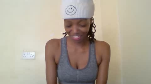 Snapshot of miami_muffin chatting on 06-02-26, 08:33 Muffin online show from 06-02-26, 08:33
