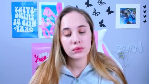 miamilas online show from 12-25-24, 04:33