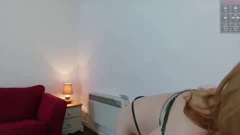 Snapshot of miamoon123 chatting on 11-13-25, 01:10 miamoon123 online show from 11-13-25, 01:10