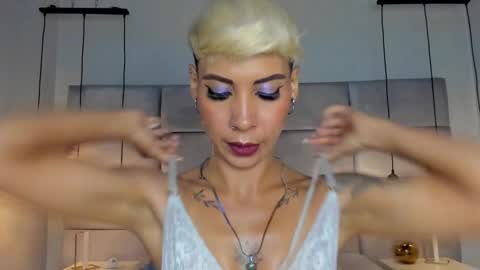 Mia Morgann online show from 01-12-25, 05:22