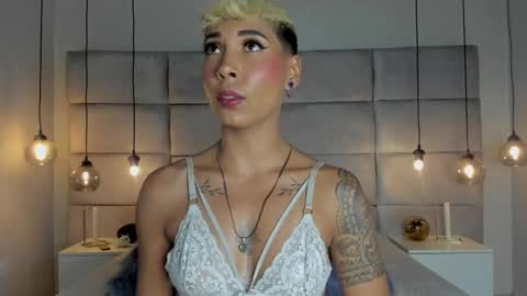 Mia Morgann online show from 01-25-25, 10:39