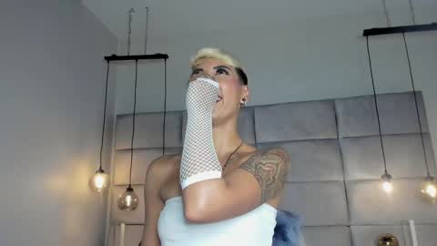 Mia Morgann online show from 01-29-25, 06:07