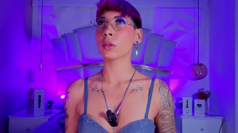 Mia Morgann online show from 09-15-25, 04:01