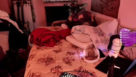 Snapshot of miaowhowl chatting on 01-14-25, 12:14 Kristien online show from 01-14-25, 12:14