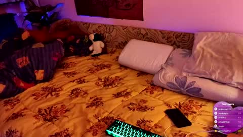 Snapshot of miaowhowl chatting on 01-24-25, 05:11 Kristien online show from 01-24-25, 05:11