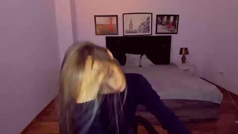 Mia online show from 12-29-24, 10:25