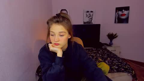 Mia online show from 01-03-25, 10:29