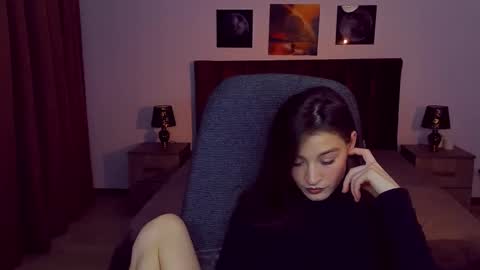 Mia online show from 01-10-25, 08:26