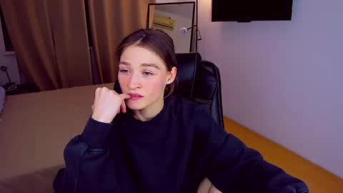 Mia online show from 03-05-25, 05:39