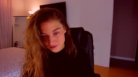 Mia online show from 11-03-25, 07:59