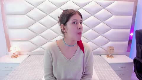 Snapshot of miaqueen021 chatting on 02-05-25, 12:27 Sweetie Mia online show from 02-05-25, 12:27