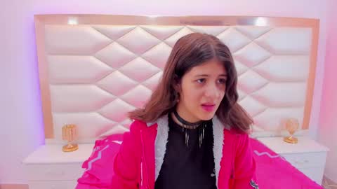 Snapshot of miaqueen021 chatting on 03-07-25, 12:23 Sweetie Mia online show from 03-07-25, 12:23