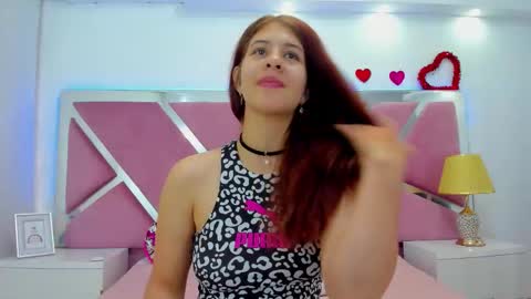 Snapshot of miaqueen021 chatting on 11-07-25, 12:49 Sweetie Mia online show from 11-07-25, 12:49