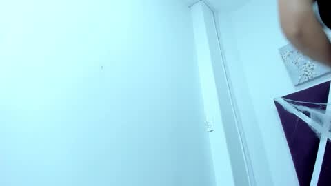 Mia Quevedo online show from 10-29-25, 01:24