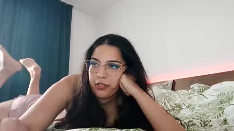 Snapshot of miareys chatting on 10-15-25, 07:30 miareys online show from 10-15-25, 07:30