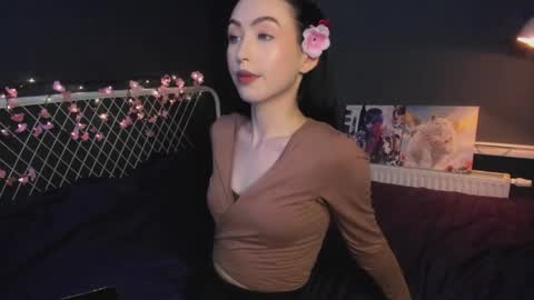 Snapshot of miarielle chatting on 04-03-26, 05:33 Liz online show from 04-03-26, 05:33