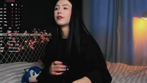 Snapshot of miarielle chatting on 06-04-26, 04:57 Liz online show from 06-04-26, 04:57