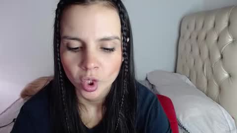 Snapshot of miarobinn_ chatting on 12-01-24, 04:29 miarobinn_ online show from 12-01-24, 04:29