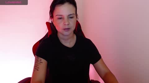 Snapshot of miarobinn_ chatting on 10-08-25, 08:01 miarobinn_ online show from 10-08-25, 08:01