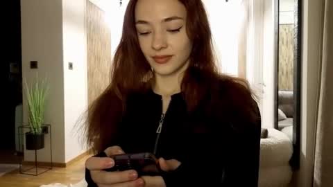 Mia online show from 12-16-25, 02:49