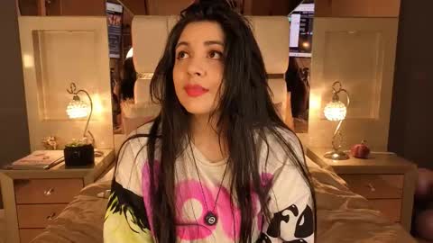 MiaHancock online show from 11-06-25, 11:37