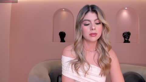 Snapshot of miasilvax chatting on 05-27-26, 11:29 Mia Silva online show from 05-27-26, 11:29