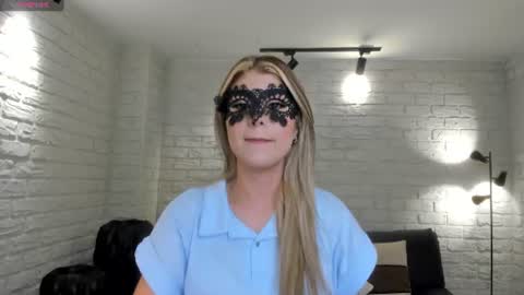 Snapshot of miasilvax chatting on 06-19-26, 11:03 Mia Silva online show from 06-19-26, 11:03