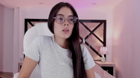 Mia online show from 01-15-25, 11:19